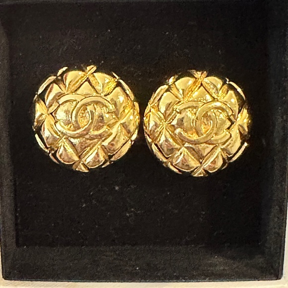 CHANEL Jewelry - Vintage Authentic Chanel Quilted Logo Double CC Clip-on earrings